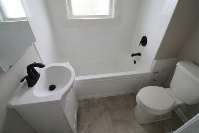 Building Photo - 4287 Rocky River Dr