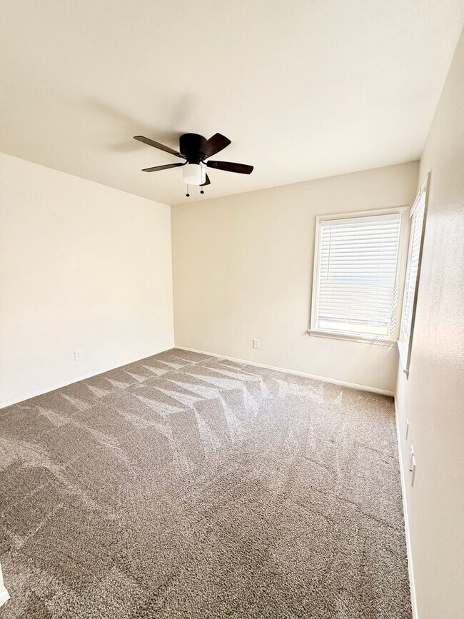 Building Photo - G232-P