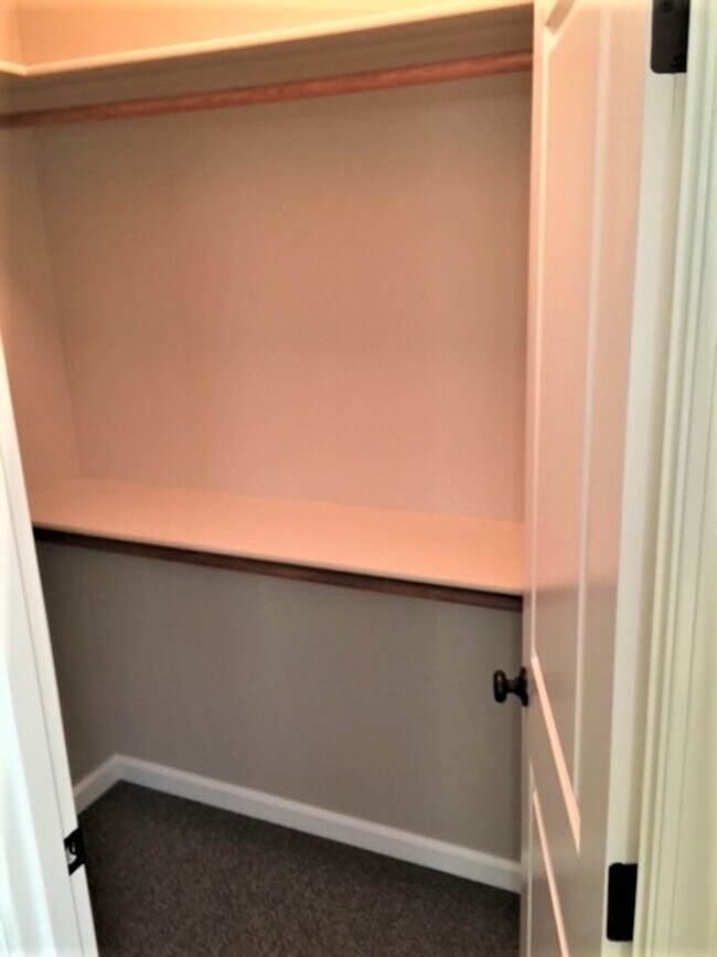 Building Photo - 5bed/3.5 bath Home