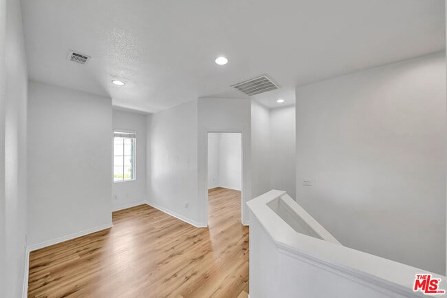 Building Photo - 23904 Calle Del Sol Dr