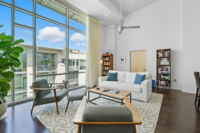 Building Photo - 1600 Barton Springs Rd