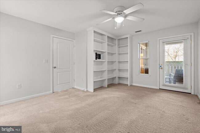 Building Photo - 5600 Willoughby Newton Dr