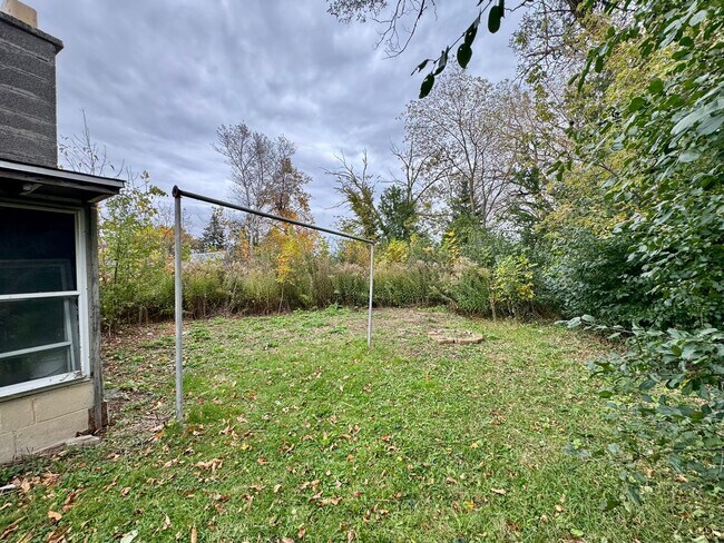 Building Photo - 3952 S 43rd St