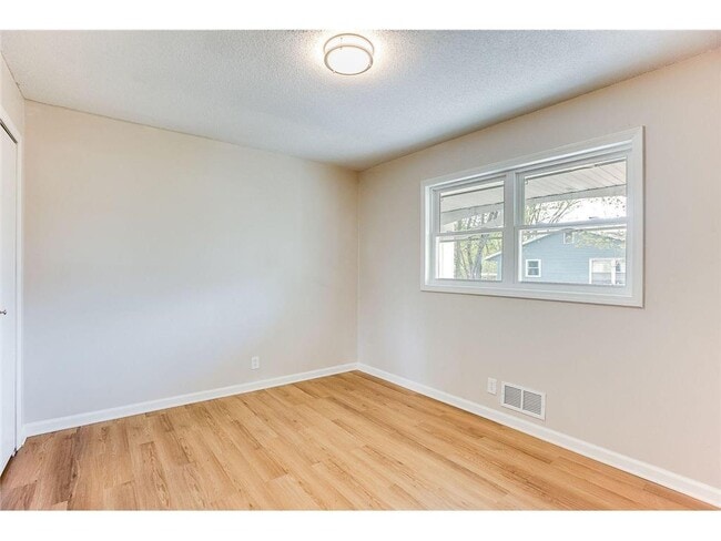 Building Photo - 1072 Glenhill Rd