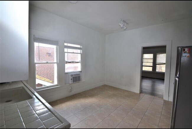 Building Photo - 1517 Bonnie Brae St