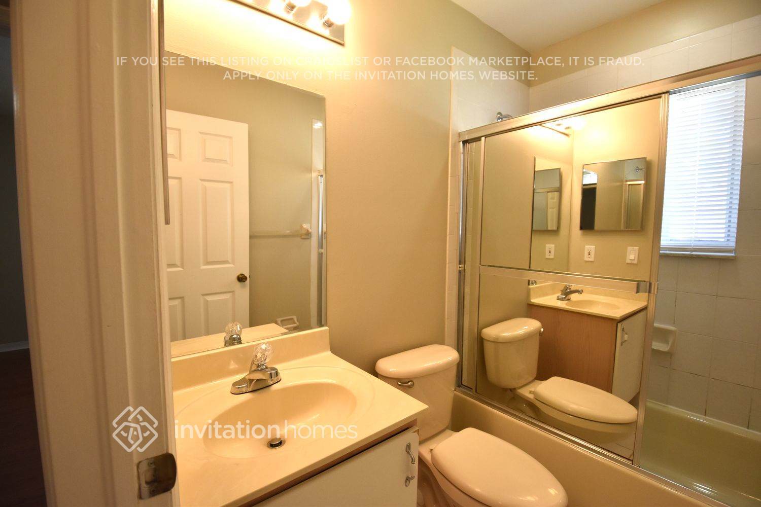 Building Photo - 16887 Crestview Ln