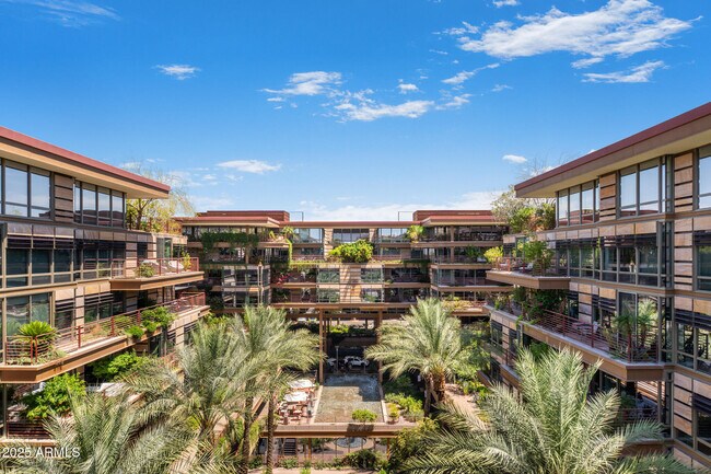 Primary Photo - 7147 E Rancho Vista Dr