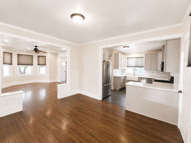 Building Photo - Heart of Bend Oasis: 3-Bedroom Home with Live-Edge Accents, New Carpet, and Fenced-In Parking