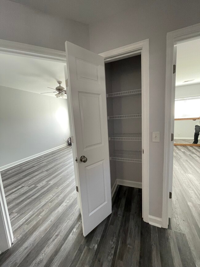 Building Photo - 320 Summer Hill Way