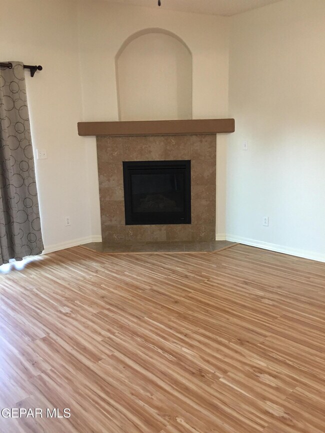 Building Photo - 14345 Apache Point Dr