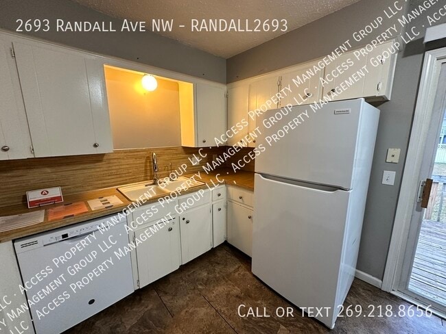 Building Photo - 2693 Randall Ave NW