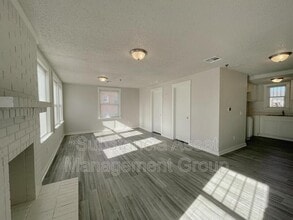 Building Photo - 727 Culbertson Dr