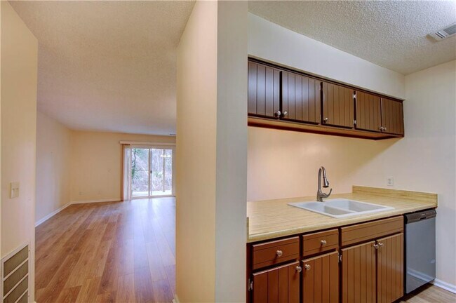 Building Photo - 639 Brockinton Point