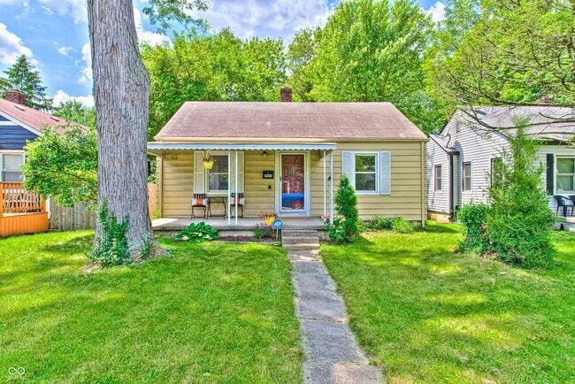 Primary Photo - 4924 Rosslyn Ave
