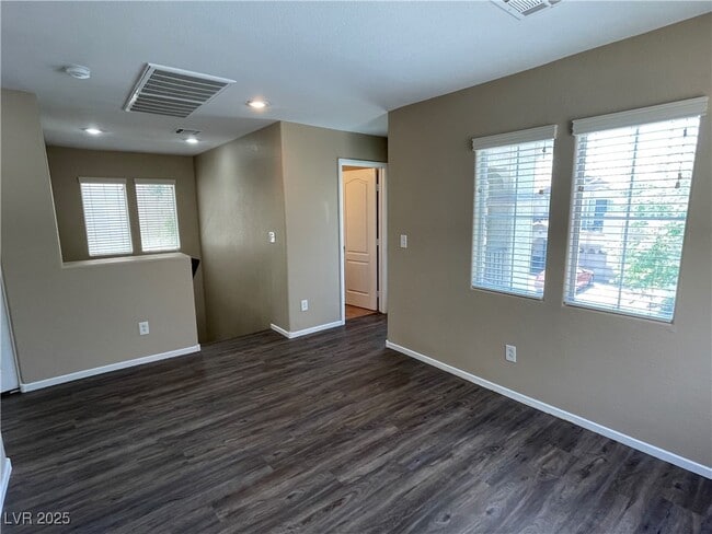 Building Photo - 534 Swiss Cottage Ave