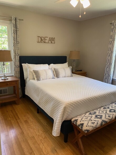 Building Photo - 1160 Saratoga Rd