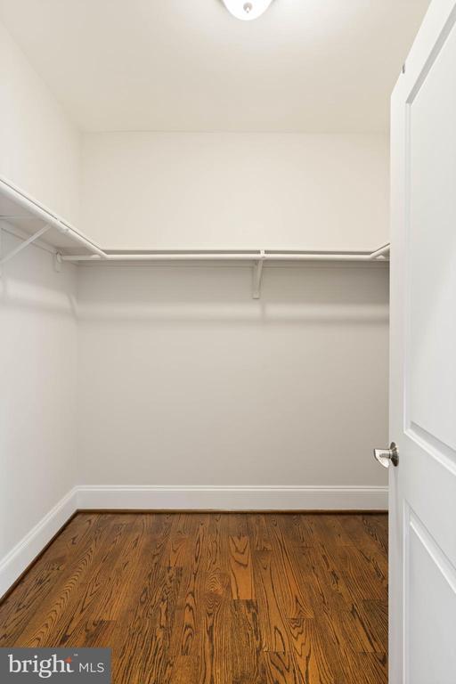 Building Photo - 1604 Colonial Ln