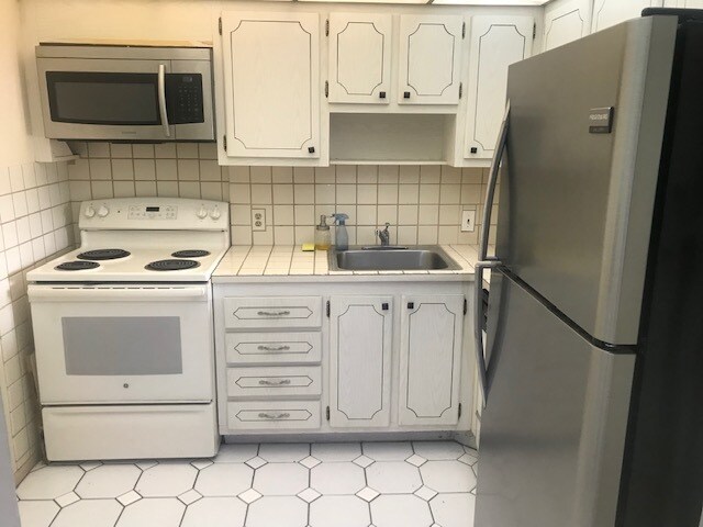 Building Photo - 13155 Ixora Ct