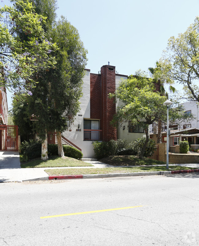 Primary Photo - 422 N Jackson St