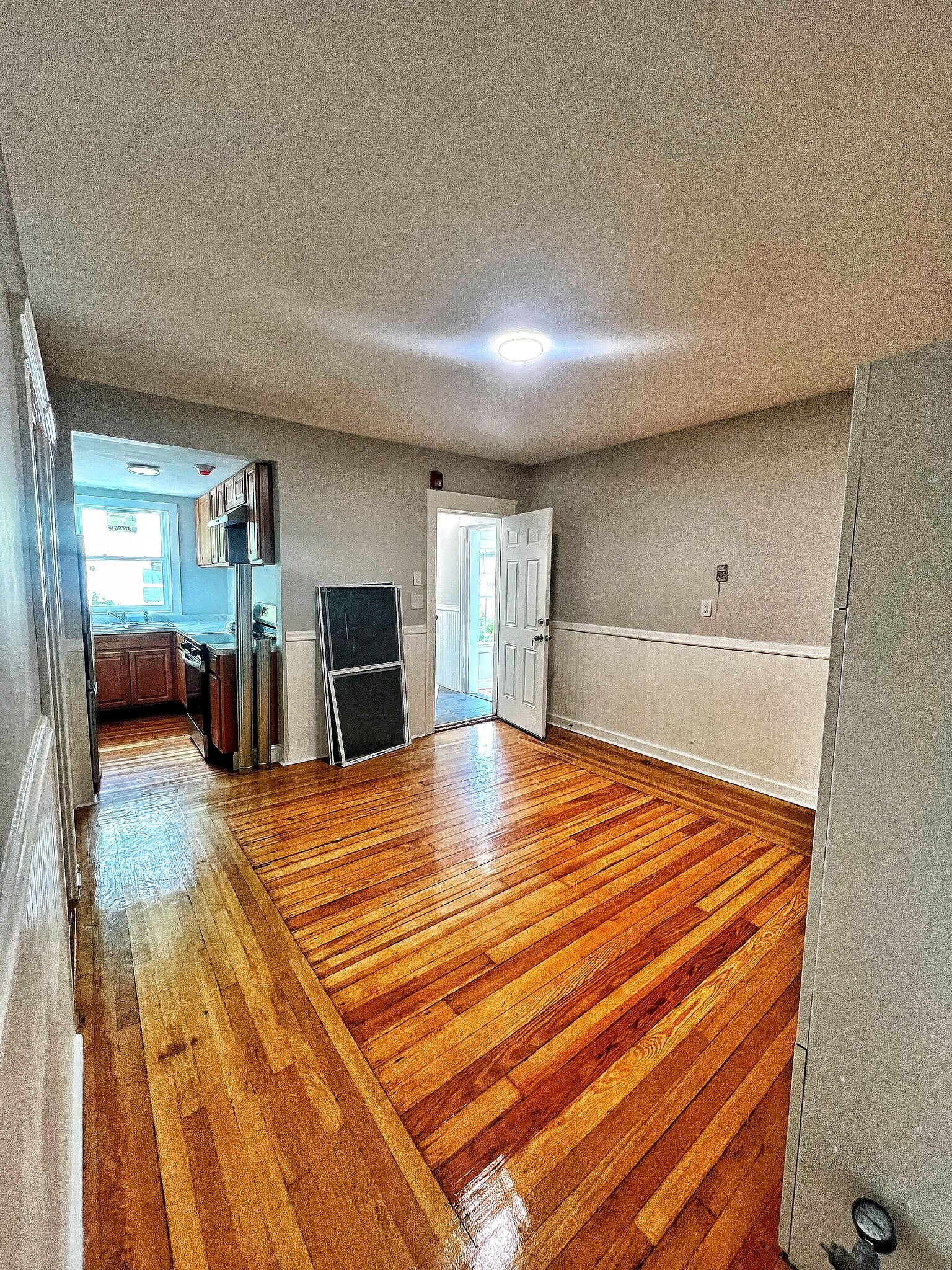 Building Photo - 237 Cowden St
