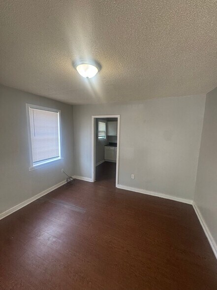Building Photo - 2108 Curry Ave