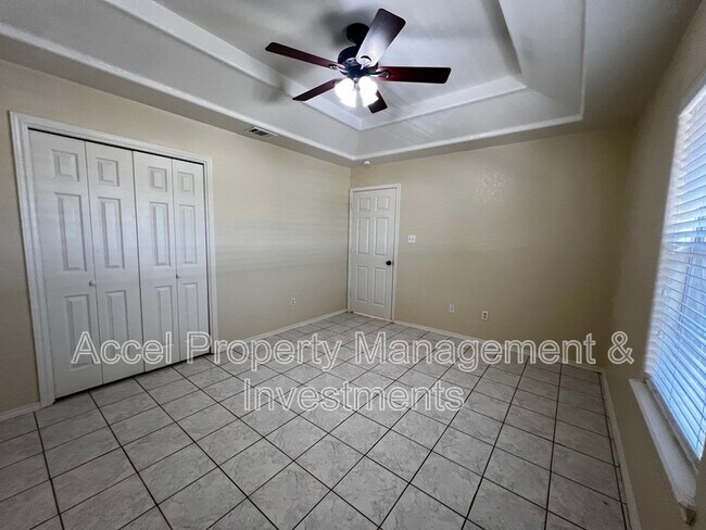 Building Photo - 2401 Kimberly Ln