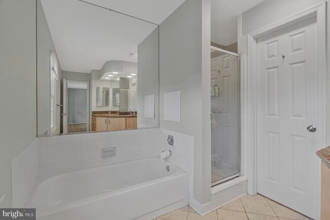 Building Photo - 2689 Glencroft Rd