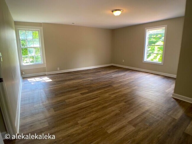 Building Photo - Julian 4 Bedroom, 2 Bathrooms Incredible F...