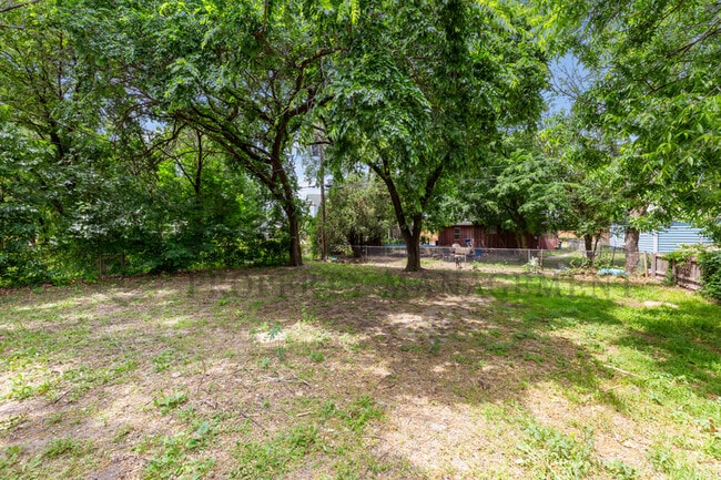 Building Photo - 1041 S Christine Ave