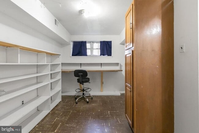 Building Photo - 6736 Emlen St