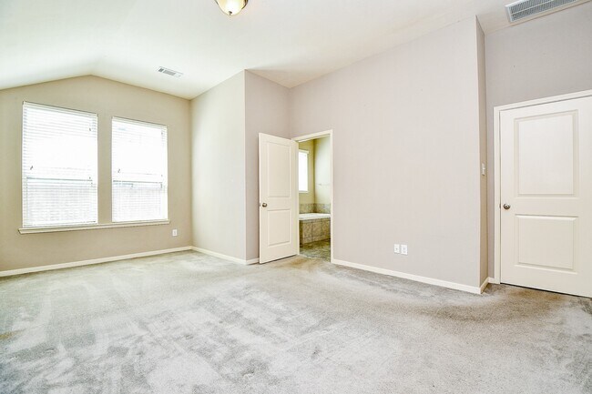 Building Photo - 2023 Manchester Crossing Dr