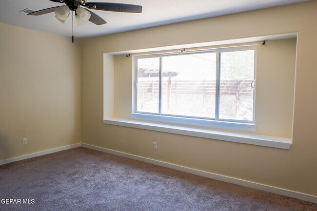 Building Photo - 14273 Hacienda Rock Dr