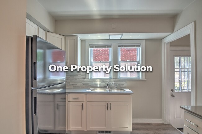 Building Photo - 4854 Jefferson St