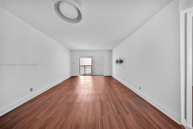 Building Photo - 8290 Lake Dr