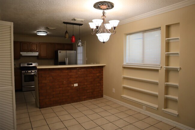 Building Photo - 6319 Langham Way