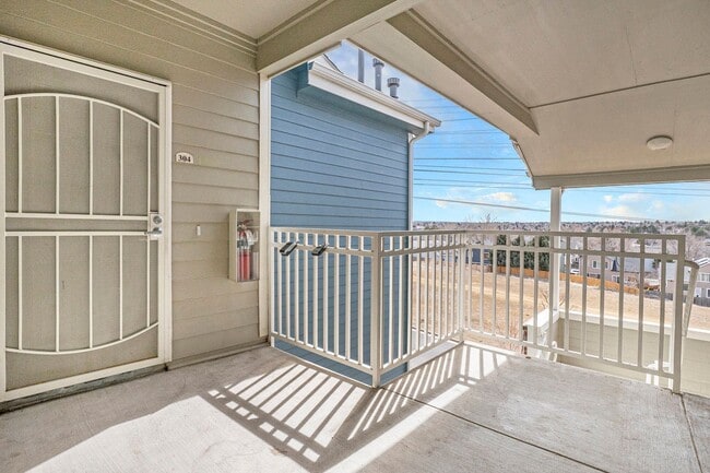 Building Photo - Beautiful 2BD 2Bath Condo with Views
