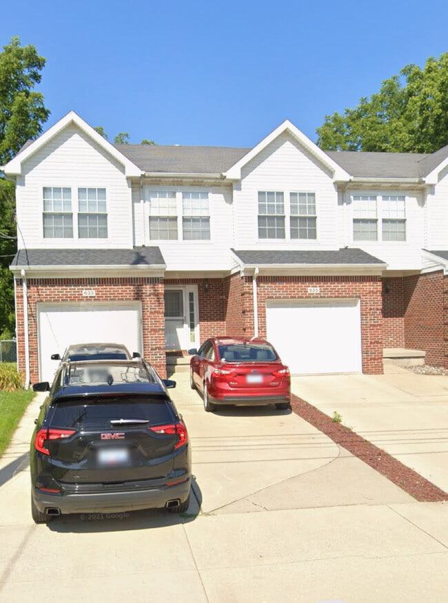 Primary Photo - 633 Renker Rd
