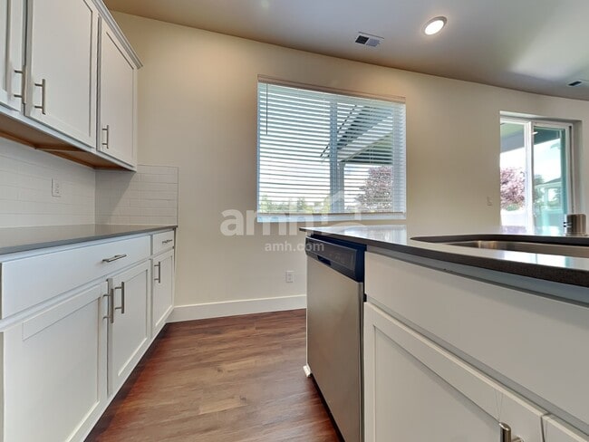 Building Photo - 17613 26th Ave Ct E