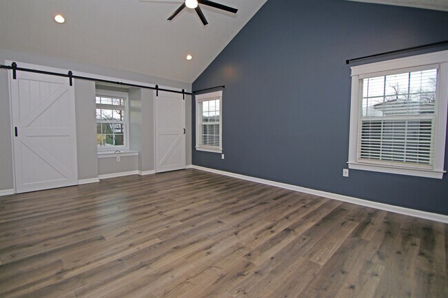 Building Photo - 3205 Oak Ridge Rd