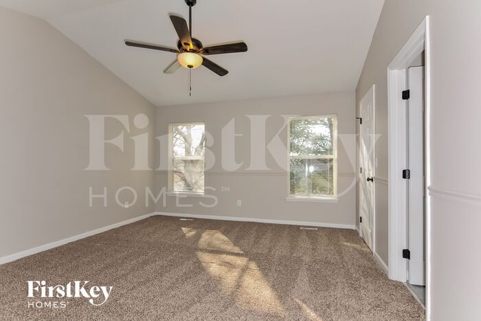 Building Photo - 212 Royallmanor Ln