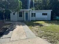 Building Photo - 525 Sunset Dr