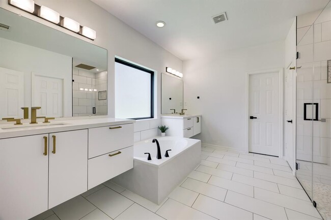 Building Photo - 4427 Garden Ridge Ct