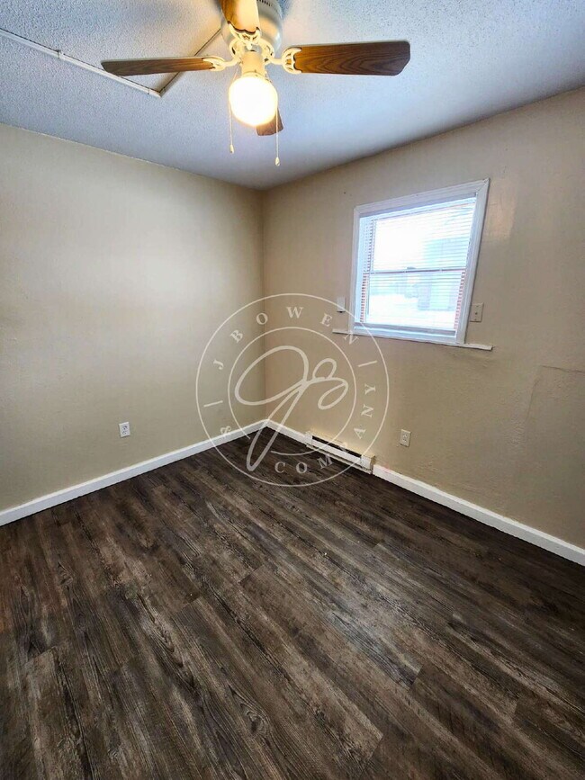 Building Photo - Clean & Affordable 1-Bedroom – Move-In Ready – East Toledo