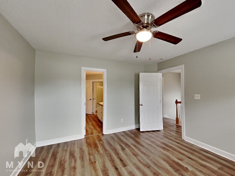 Building Photo - 405 Helleri Ct