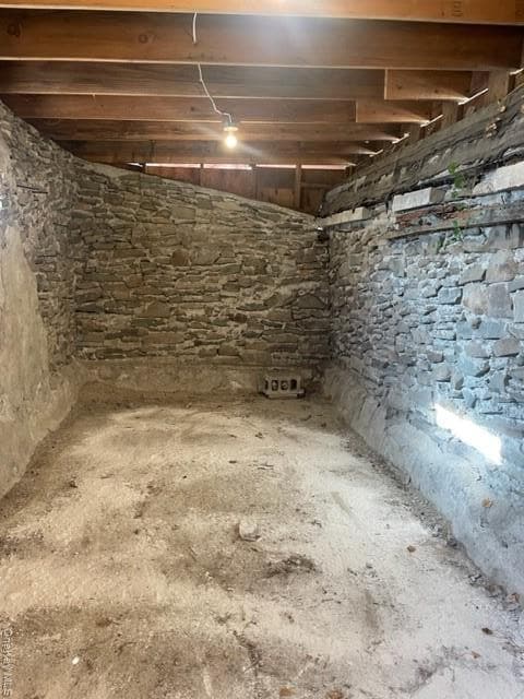 Building Photo - 6 Union Ave