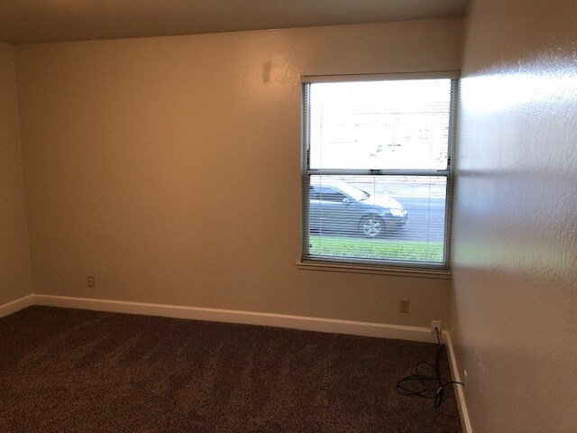 Master Bedroom - 3515 Chestnut Ave