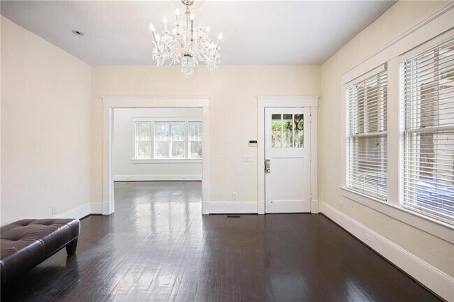 Building Photo - 26 Highland Dr NE