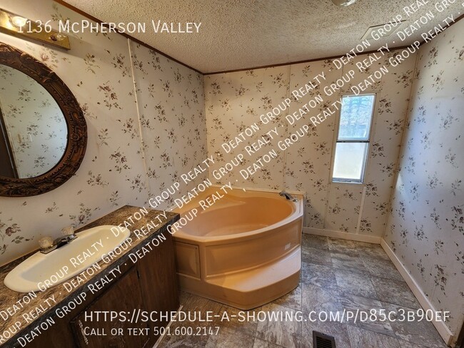 Building Photo - 1136 McPherson Valley Dr