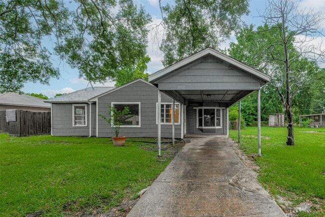 Primary Photo - 4906 Larkspur St