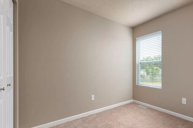 Building Photo - Newer 4 bedroom home for lease!